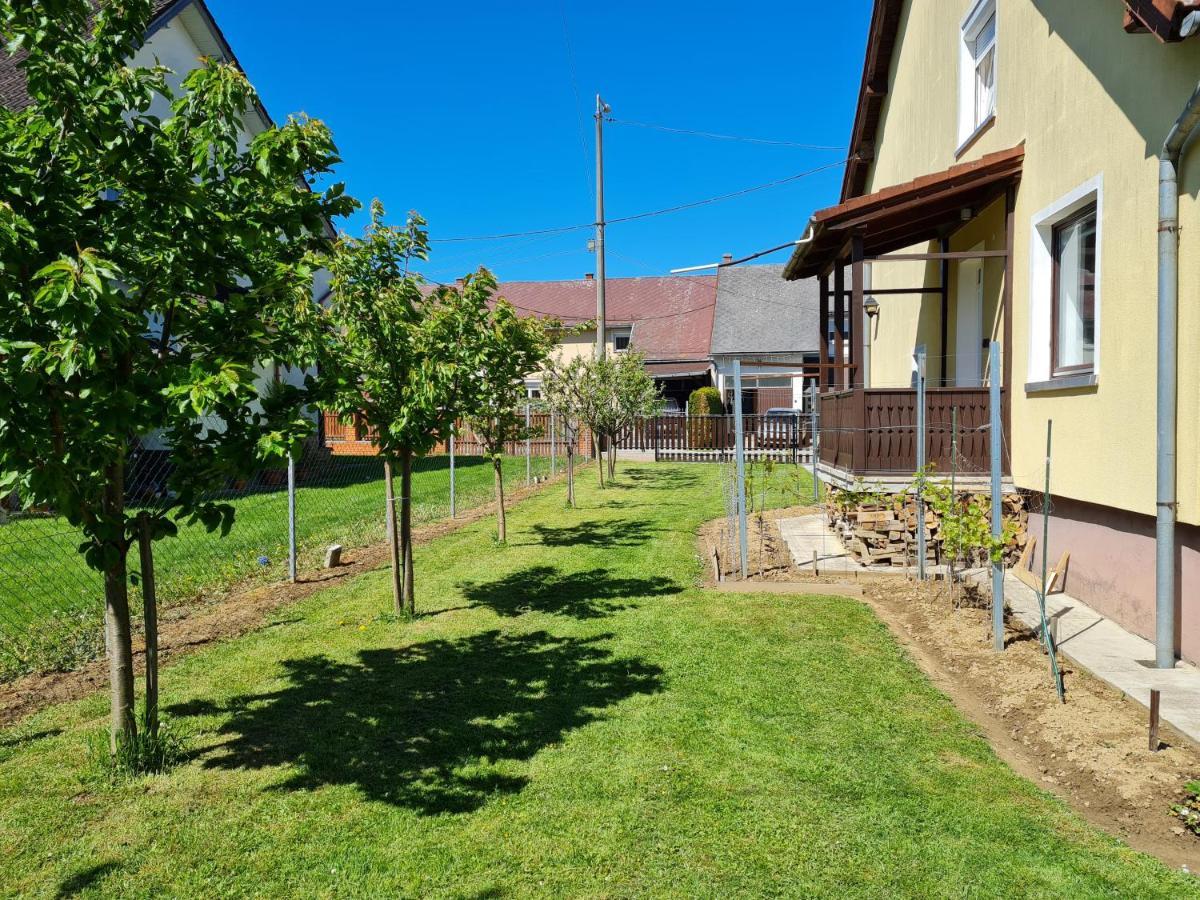 Gyoengyvirag Apartman Lenti Exterior photo